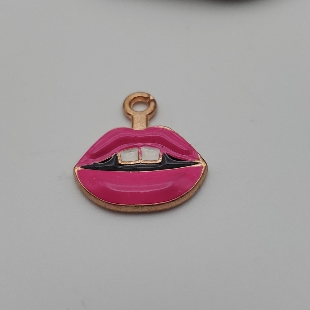 retro IT girl lip necklace pendant